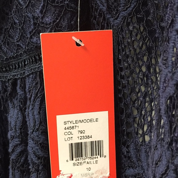 Monique Lhuillier Long Sleeve Formal Lace Gown - Picture 4 of 11